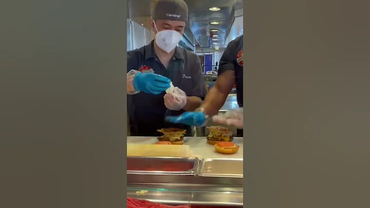 Guy’s Burger Joint Pig Burger on Carnival cruise to the Bahamas #shorts #food #travel #hungry