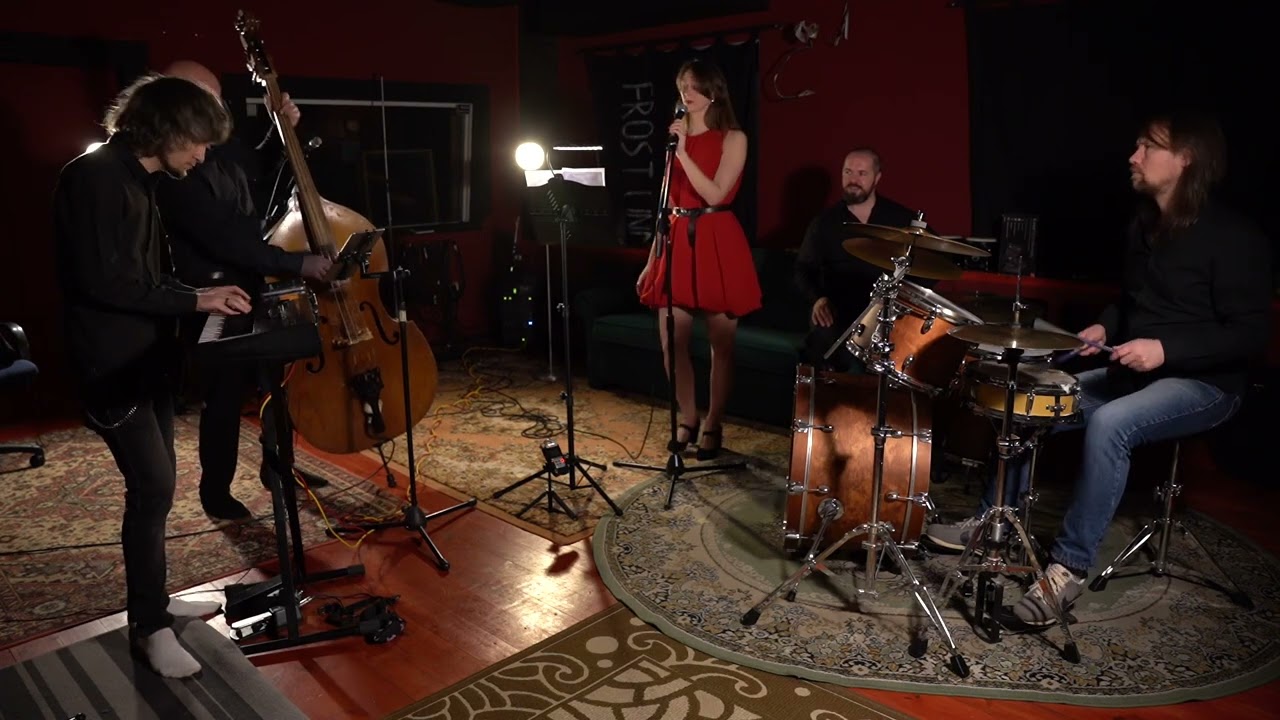 Santa Baby (Eartha Kitt cover) #jazzmusic #christmas #wonderfulchristmastime