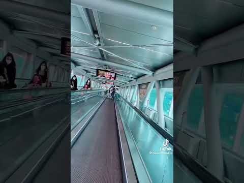 في المطار ماروكينو يسرى Youssra مشاهير تيك توك