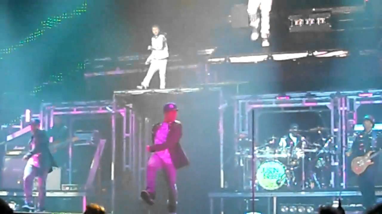 Justin Bieber - My World Tour Live @ The O2 Dublin - 02 Bigger