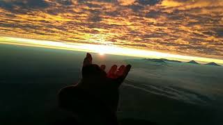 Story wa sunset gunung slamet 3428 mdpl ( indah banget )