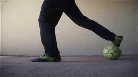 Tutorial one footed clapping - Football Freestyle