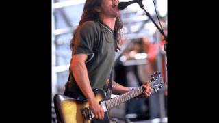 Foo Fighters - Up In Arms (Dave Grohl Solo)
