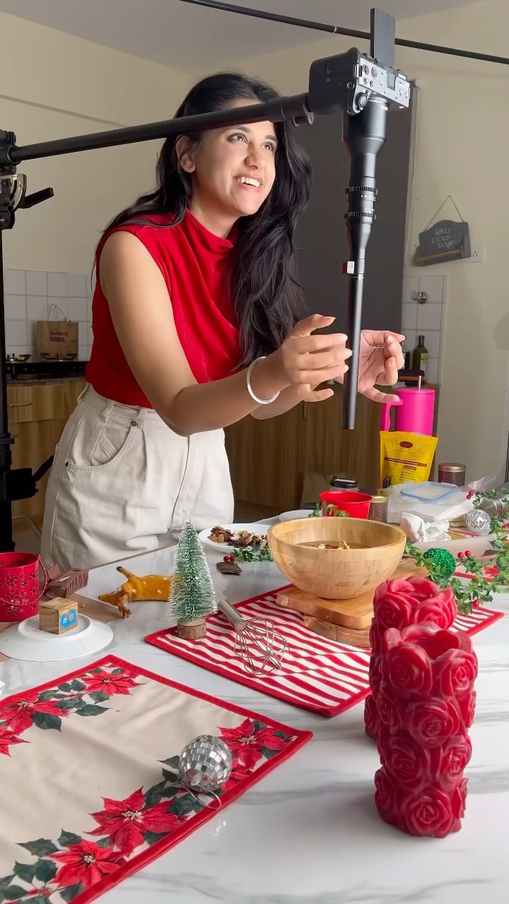 Oh how I love Christmas ? Do you guys also celebrate Christmas ? #christmas #santa #plumcake #bts