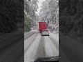 20 см сняг на Петрохан и блокирани шофьори Снимки ВИДЕО