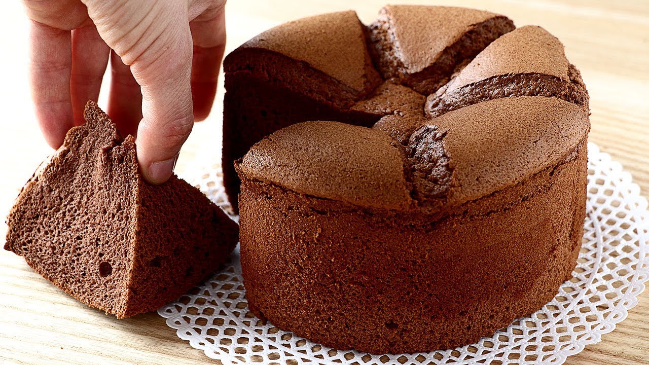 Bizcocho japonés de chocolate muy esponjoso y jugoso - Recetas de Esbieta