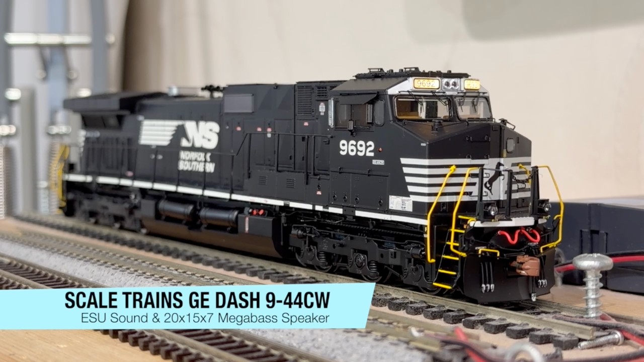 Scale Trains HO Scale GE DASH 9-44CW With An Upgraded 20x15x7