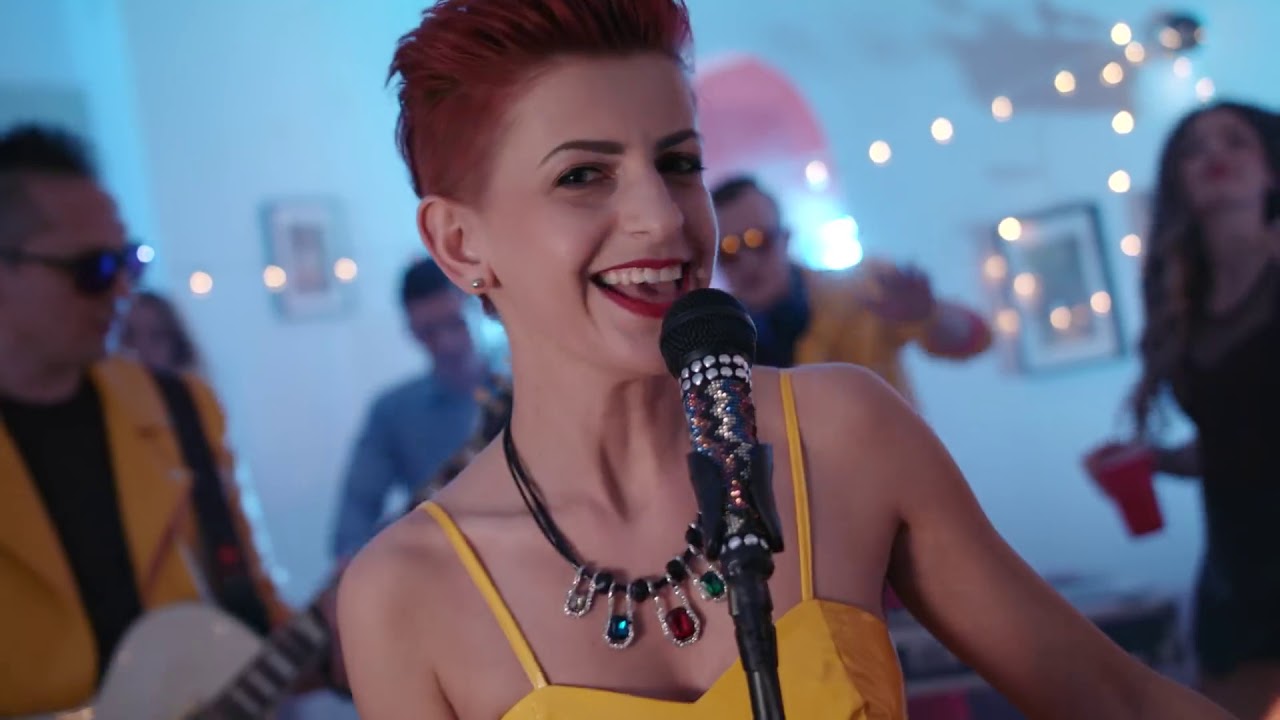 RED QUEEN Przez Ciebie mam zranione serce Official Video YouTube 1080p