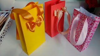How to make a paper gift bag || طريقة عمل حقيبة هدايا من ورق
