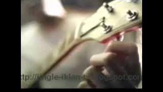 Iklan Dji Sam Soe Versi Pembuat Gitar 2010