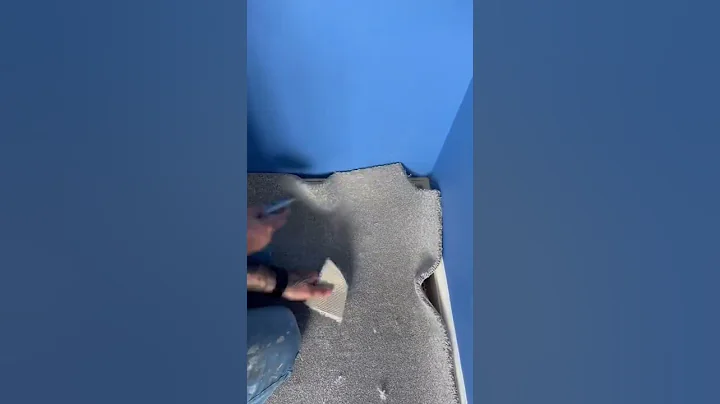 HOW TO CUT CARPET TO FIT INTO A CORNER #carpet #flooring #homeimprovement #diy #shorts #carpetfitter