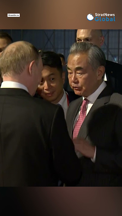 Chinese FM Wang Yi saw President Putin off at the airport | #shorts #russia #china #china
