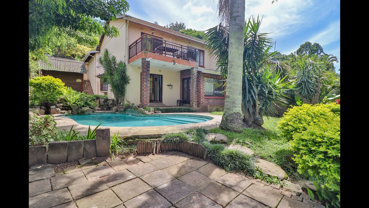 A RARE FIND IN COWIES HILL - R1 550 000
