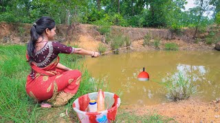 Fishing Video || The Brave Girl Showed Everyone his Best Fishing Technique in the Deep Forest Pond Fishing Video || The Brave Girl Showed Everyone his Best Fishing Technique in the Deep Forest Pond