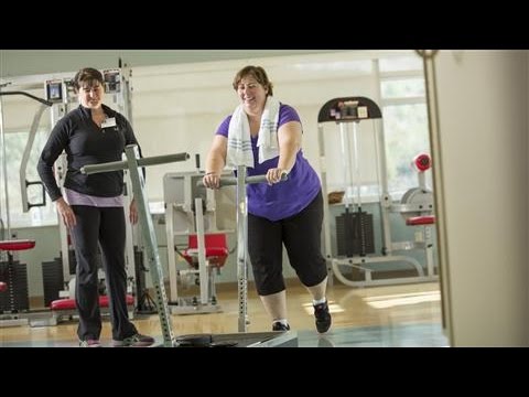 Video: Adakah jadual penyongsangan membantu sakit pinggang?