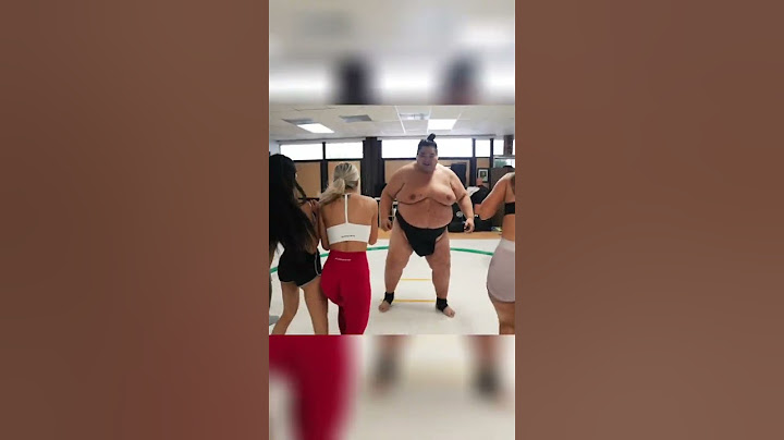 5 Girls vs Sumo