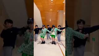 Cute Korean Twin Girls Dancing Short 