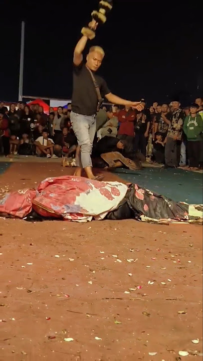 MENAKUTKAN Penyembuhan kesurupan gondo mayit jaranan kuda lumping #possessed