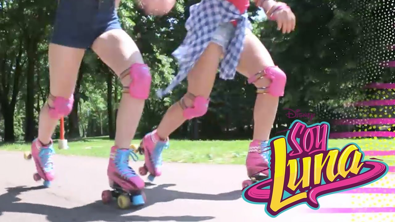 SOY LUNA DISNEY : On découvre les rollers et les protections