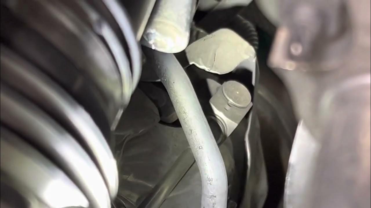 MERCEDES GL450 Low boost pressure and engine rattle - YouTube