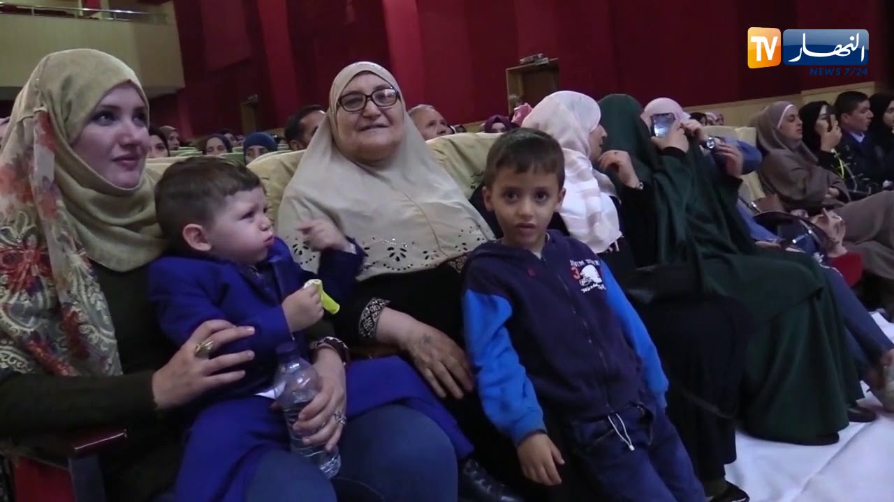 برج بوعريريج طلاب جامعيون يبدعون في طرق حفلات تخرجهم