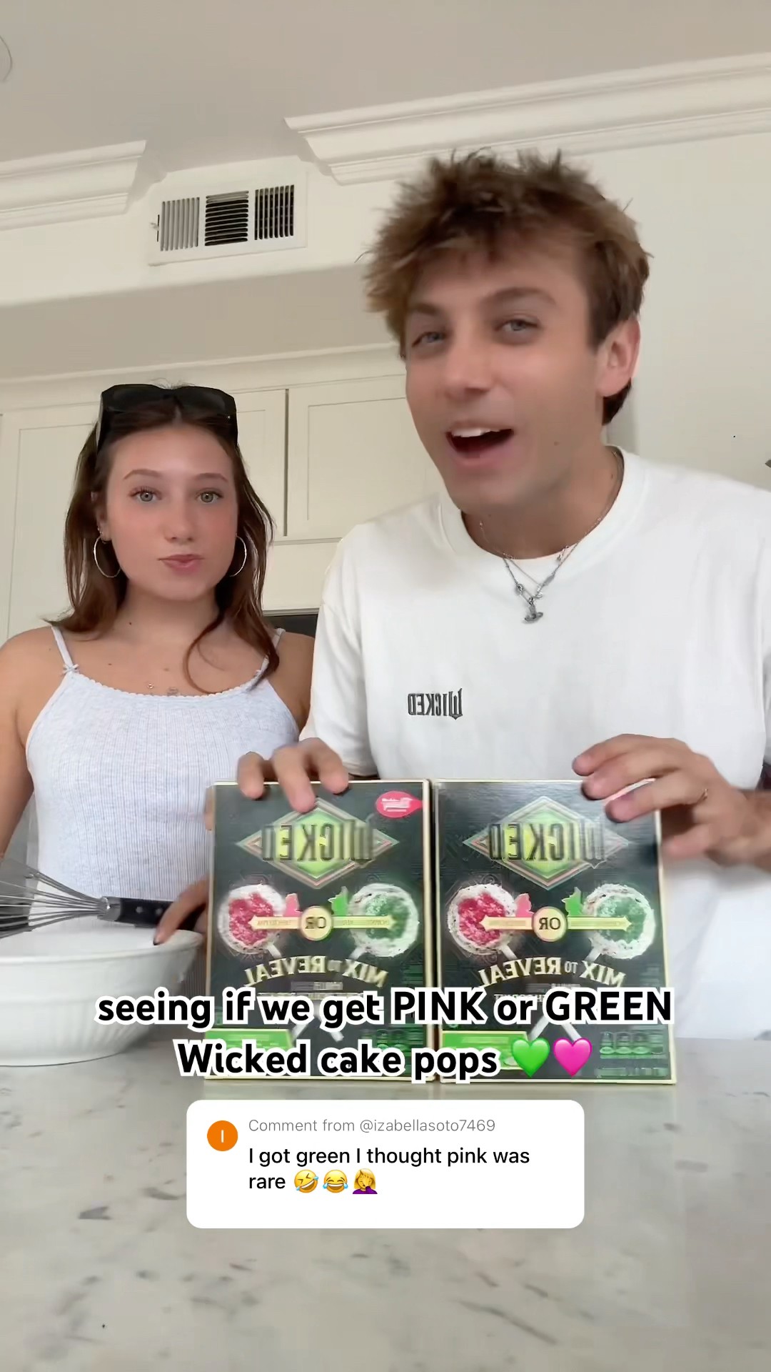 will we get PINK or GREEN ?? #wicked #mystery #sheadurazzo @NicoletteDurazzo