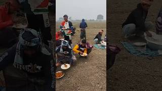 labours hard working \u0026 eating lunch #working #labourse #farmequipment #labour #labourites #workers