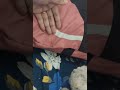 “مینو میری ہاتھوں کو follow کر رہی ہے! 🐾 – Cute Cat Playtime ❤️”