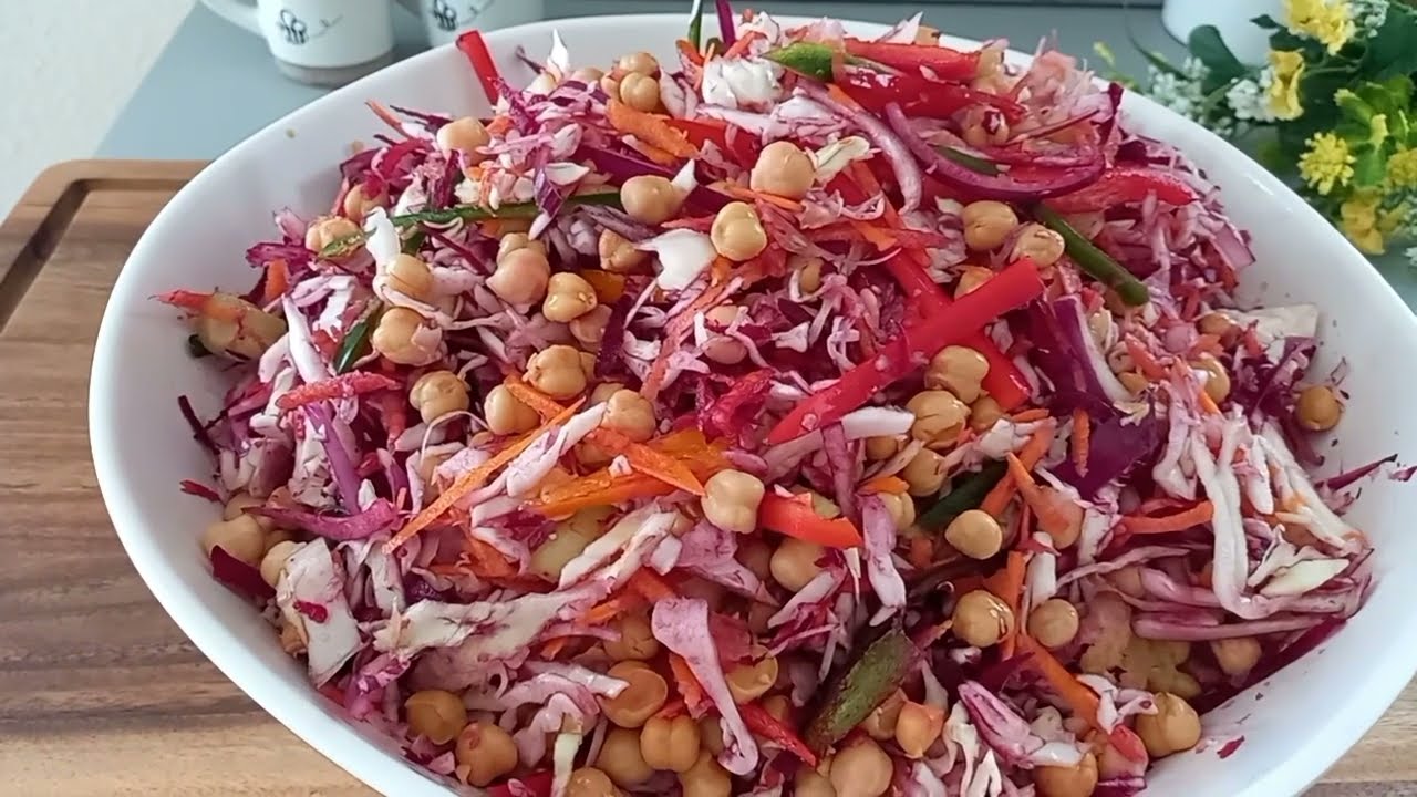 Ensalada de Repollo con Garbanzos:¡Saludable y Deliciosa!