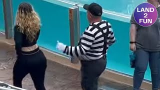 Tom the Mime at SeaWorld Orlando #2