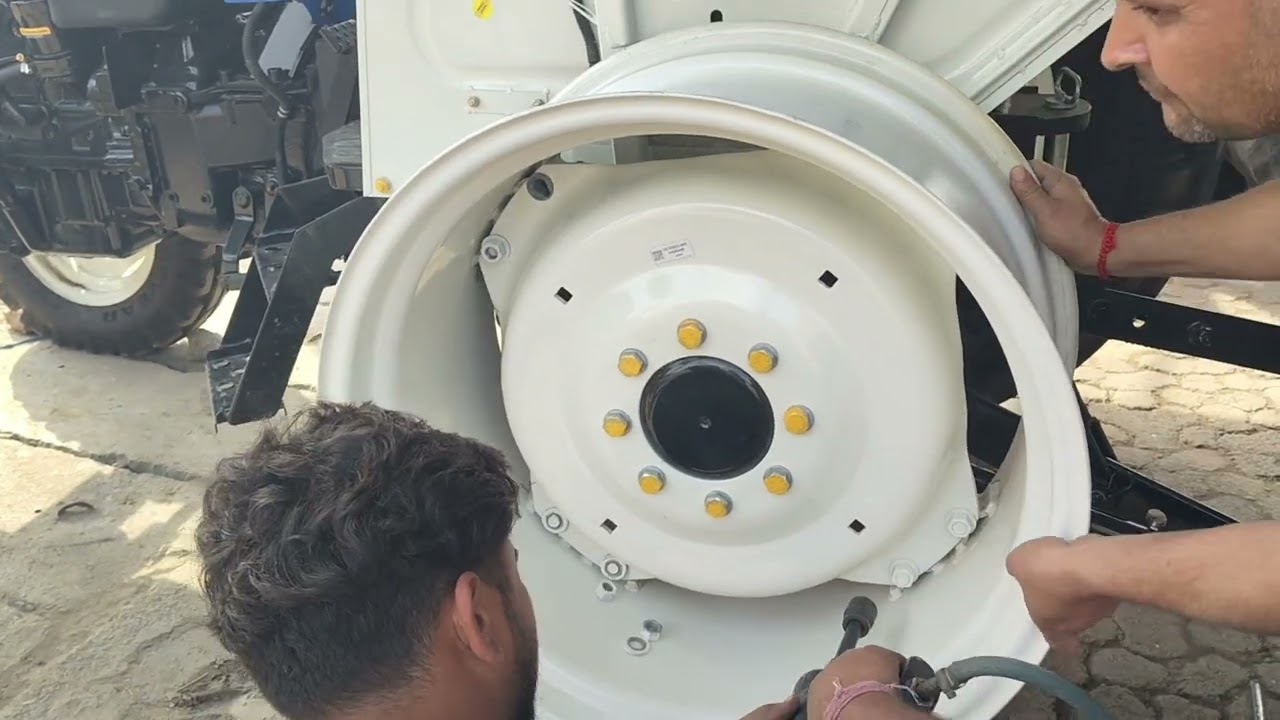 New tyre install 17.9.28. And 11.00.16 #newholland. #3630 