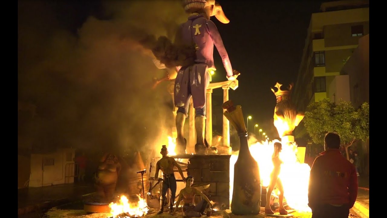 Cremà Falla Divendres 2016 en Massanassa