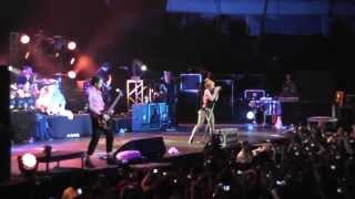 Paramore "Fast In My Car" Chile 18.7.13