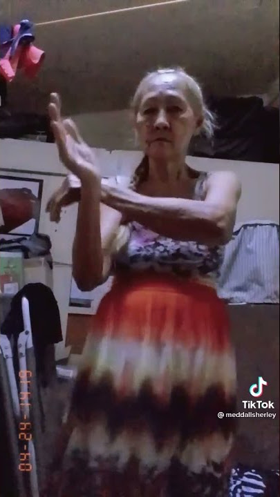 viral tiktok nenek nenek joget tepuk magic 😚🔥