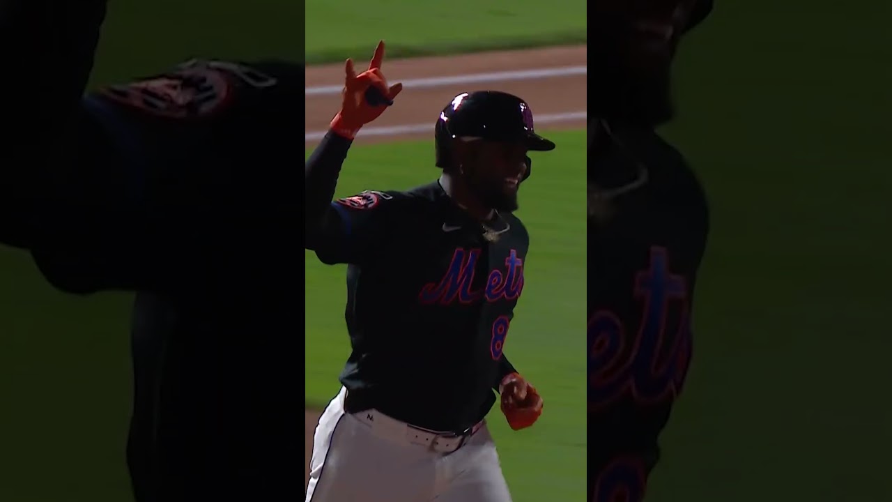 Luis Robert Jr. goes yard! 💪