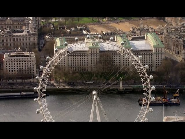 Hundreds stuck in mid-air on London Eye, London