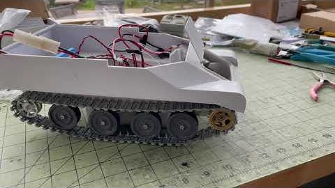 RC 1/16 M113 Lynx C & R - Initial motorization testing - scratch build
