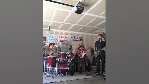 Sunny Side of gray Kickstart my heart band cover