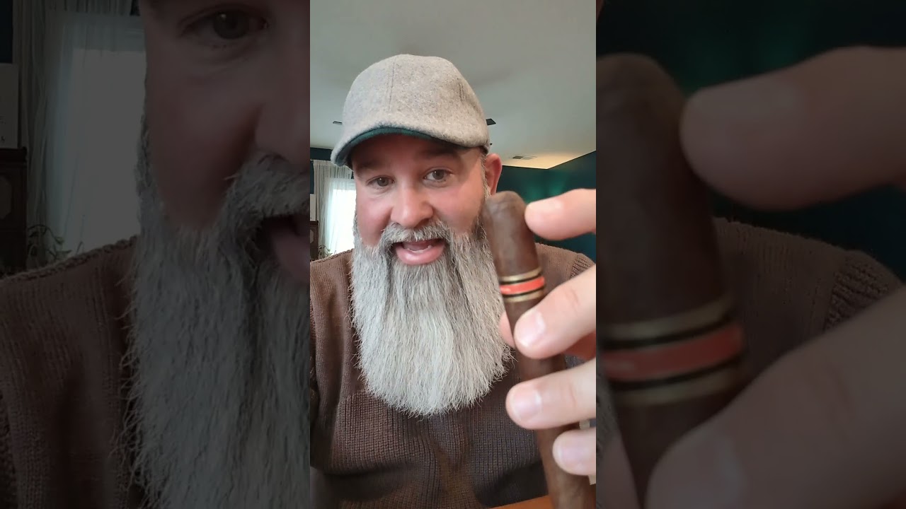 Cut a Cigar Using a V Cutter