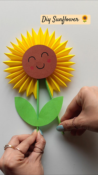 Create Beautiful Paper SUNFLOWER🌻! #kidscraft #schoolcrafts