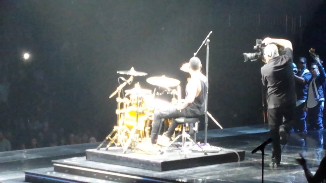 Usher Raymond IV on Drums "Good Kisser" ATL. URXTOUR