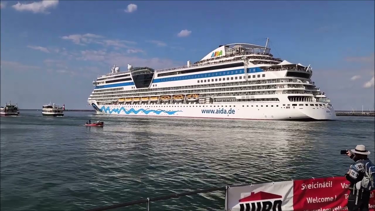 AIDA diva , Warnemünde am  24 05 25