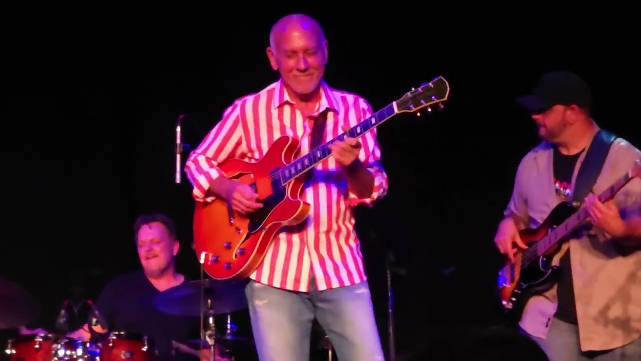 LARRY CARLTON live at The Beacon Theatre, Hopewell, VA 9.18.2025