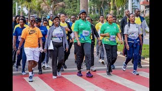 Madame Jeannette Kagame yakoze ibilometero 10 muri Marathon Mpuzamahanga ya Kigali