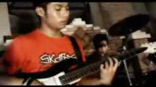 Video thumbnail of "Class Band - Terima Kasih"