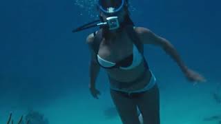 James Bond - underwater with Domino