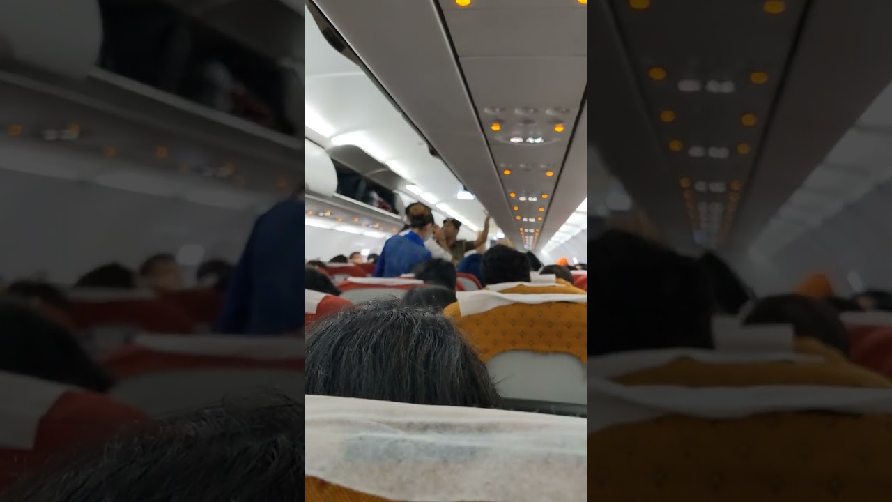Controversy on Mumbai-Delhi Flight | Deboarding | Child needs Oxygen 