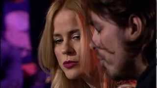 The Common Linnets - Still Loving After You (Live @ DWDD)