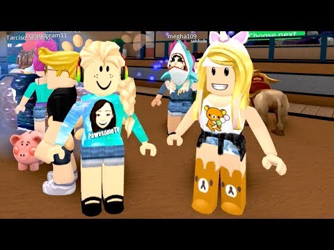 Roblox visiting kawaii kunicorn island with dancing hot dogs ferris wheel and more