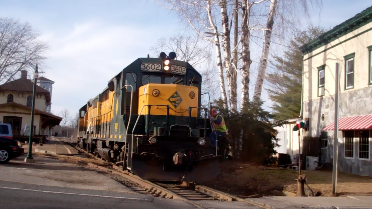 Housatonic Railroad GP35s in Canaan, CT YouTube